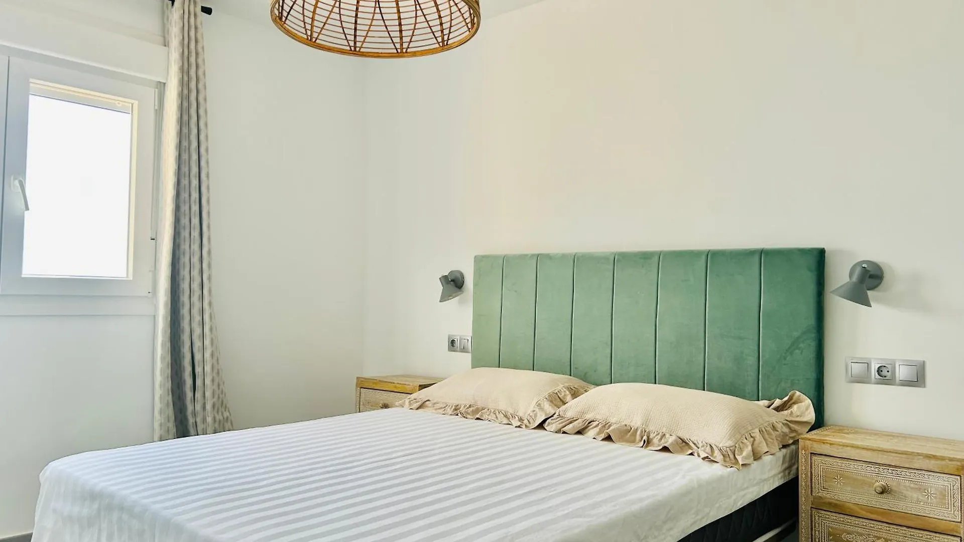 Stylish Sea-View Apartment Benalmadena