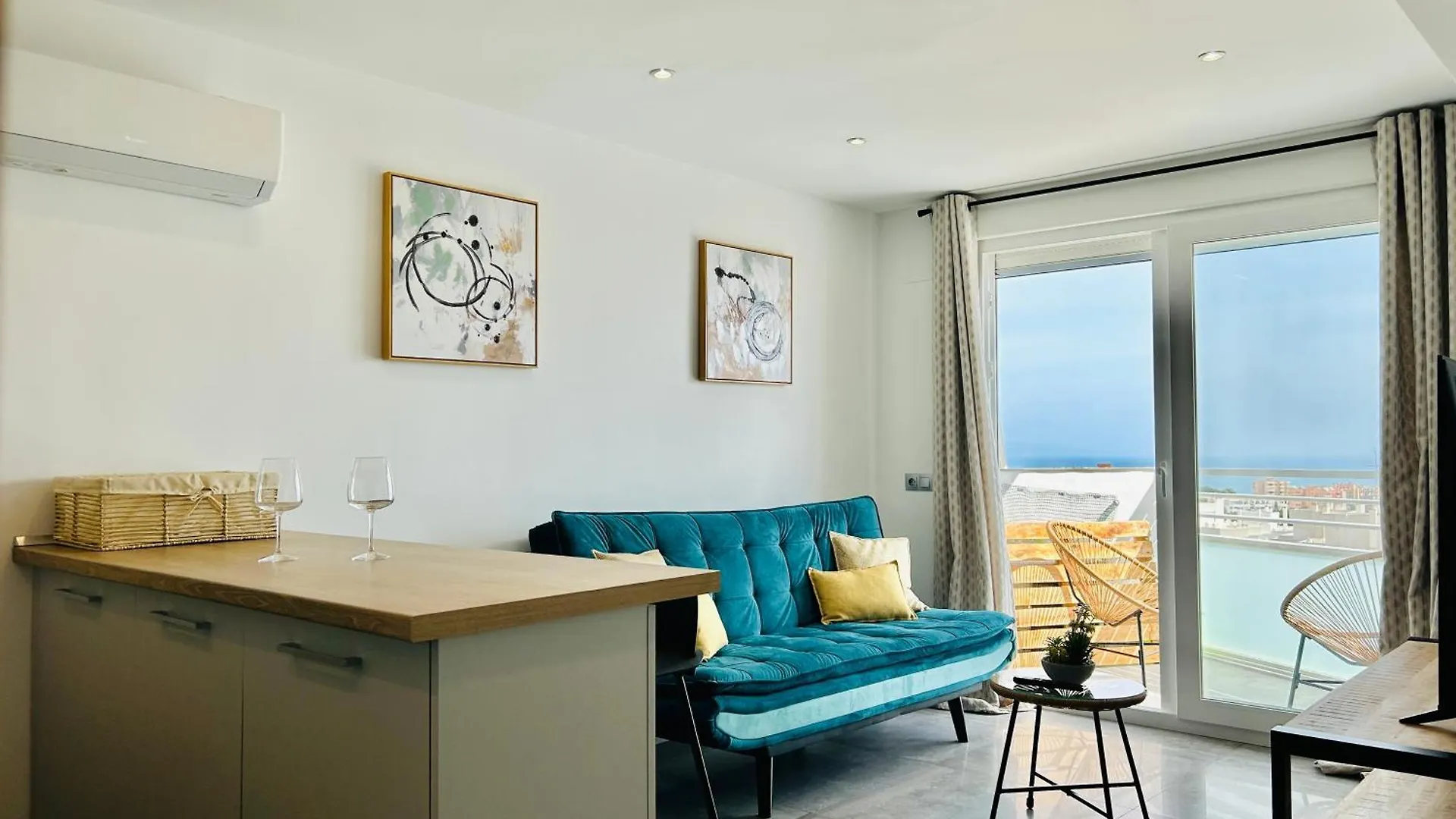 Stylish Sea-View Apartment Benalmadena Spain