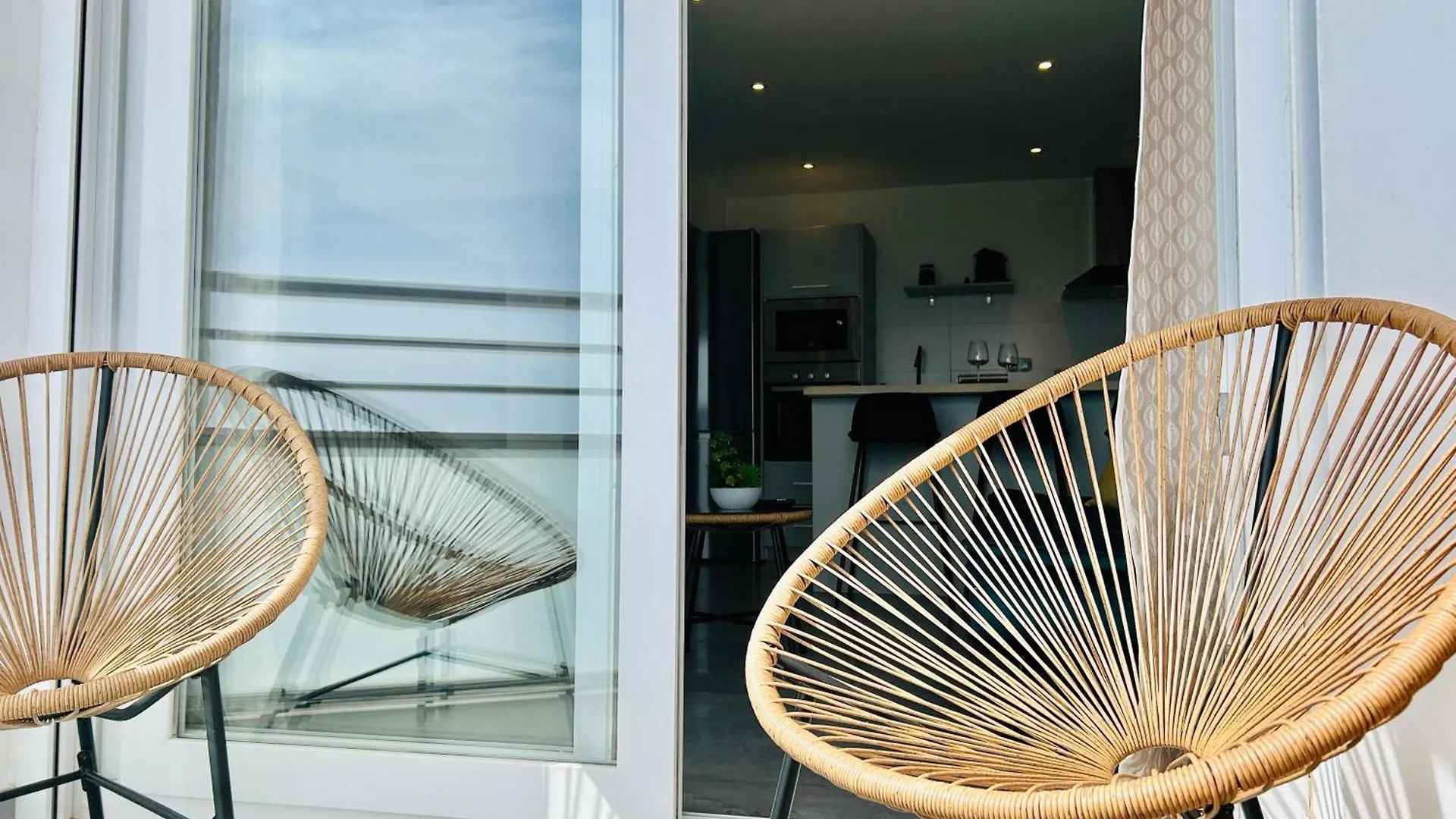 Stylish Sea-View Apartment Benalmadena